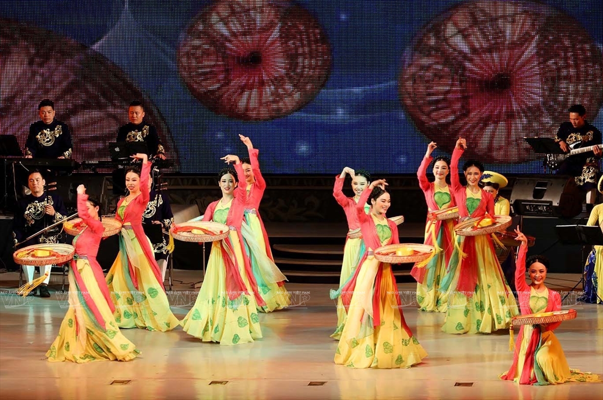 TÀI NĂNG VÀ NHÂN CÁCH NGHỆ SĨ